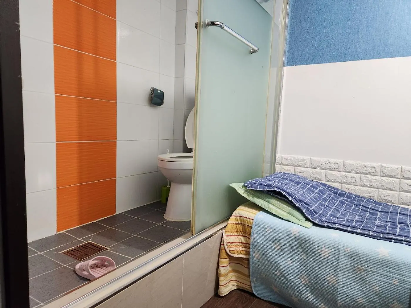Shinchon Hongdae Private Room Seoul Hostel